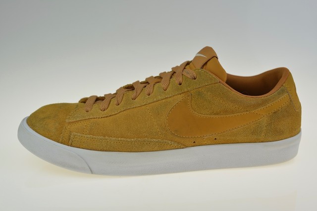 nike suede blazer trainers in khaki and white