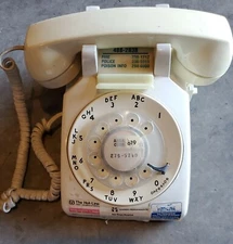 VTG 1983  Rotary Dial Desk Phone Cream Ivory Bell System Western Elec Telephone 