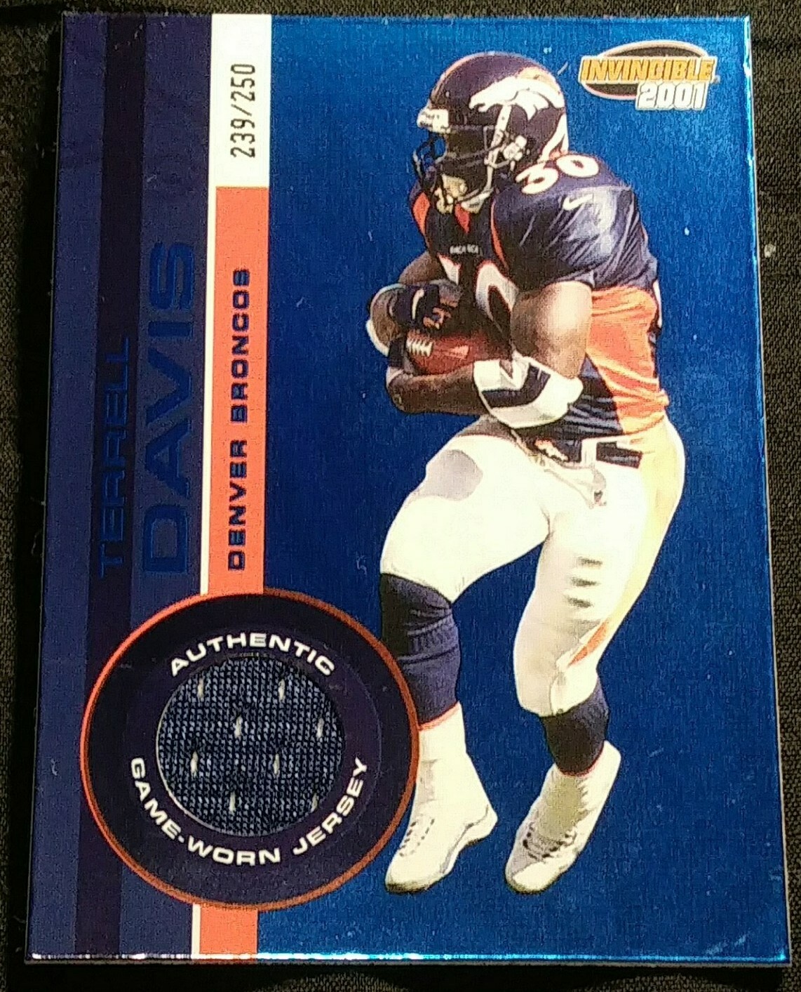 2001 TERRELL DAVIS PACIFIC INVINCIBLE GAME WORN JERSEY CARD #239/250 HOF RARE