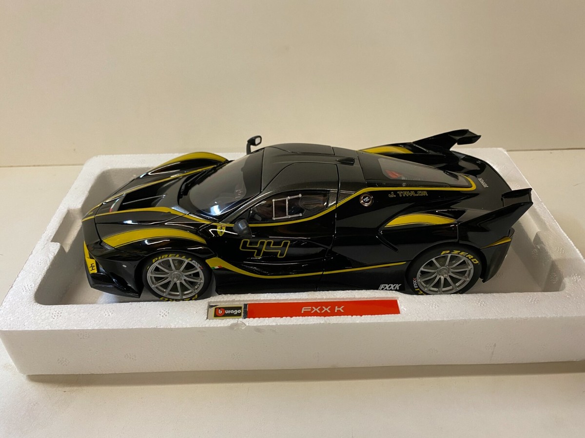 Ferrari FXX-K, #44 schwarz, Bburago Signature Series 1:18 Modell