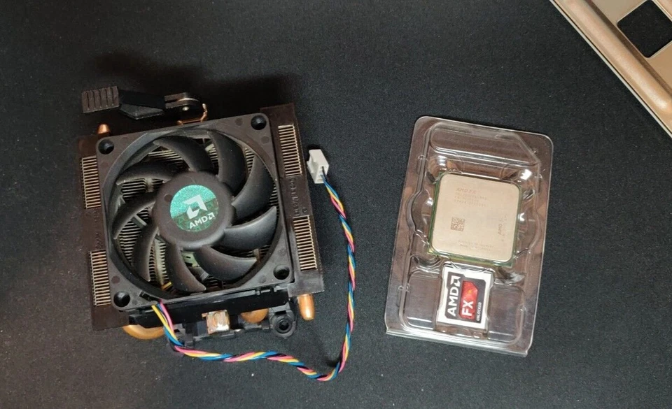 CPU AMD FX-4130 Black Edition - Processore quad-core 3,8 GHz - socket AM3+ - Immagine 2 di 2