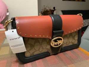 georgie shoulder bolsa in colorblock signature canvas with rivets