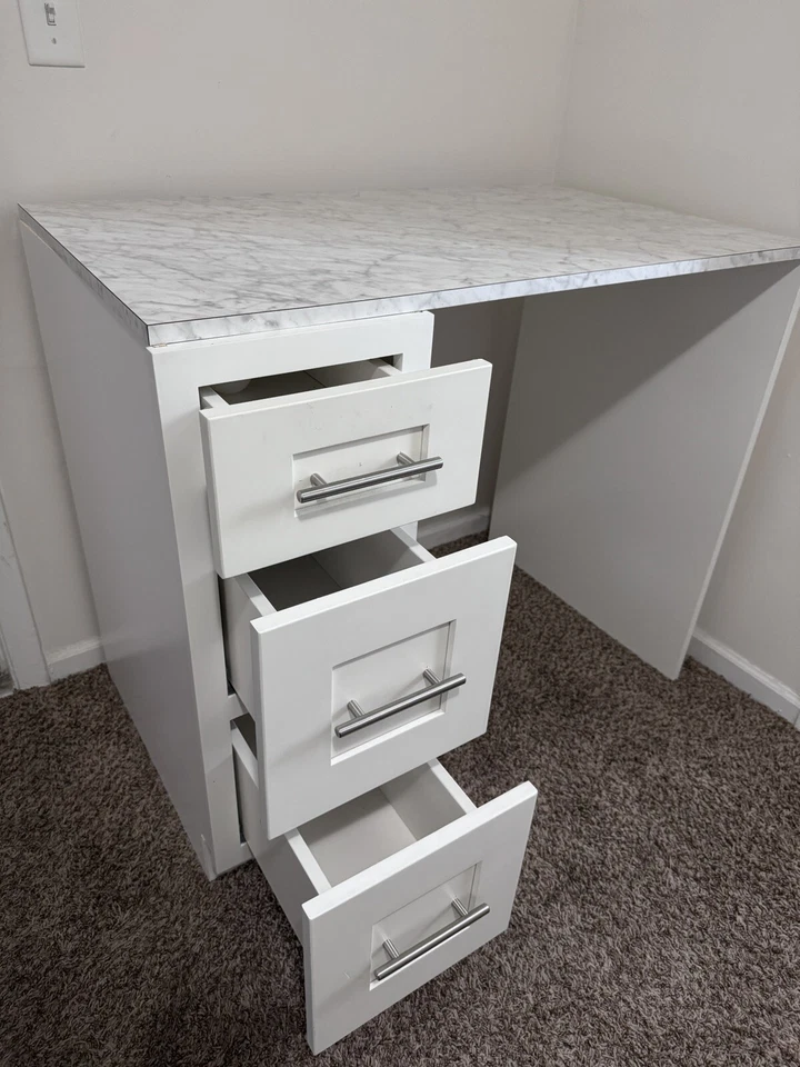 Белые шкафы с гранитной столешницей. - Изображение 4 из 4