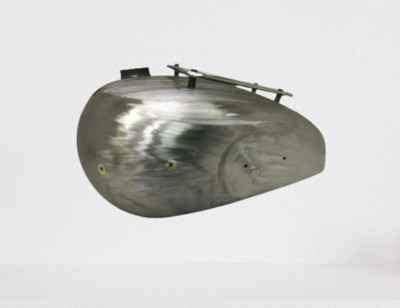 PASSEND FÜR TRIUMPH 5T SPEED TWIN RAW TANK MIT GRILL