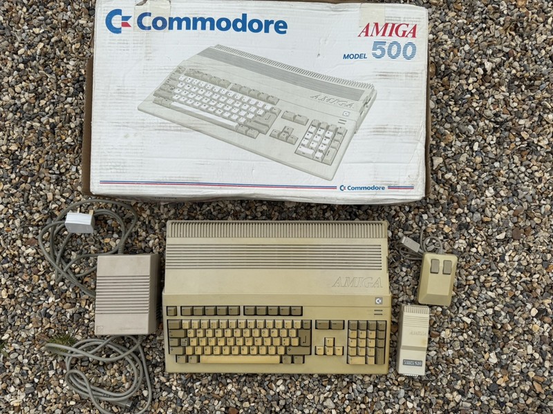 Commodore Amiga 500 Vintage Computer Complete Boxed System A520 Mouse WORKING
