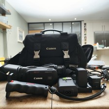 Canon Legria HF G70 4K UHD Camcorder-Bundle Batteries+Bag