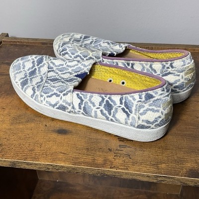 Toms Slip Ons Women s Size W5 Snake Print Blue And White Used Good Condition