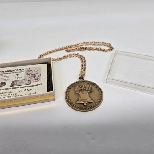 Vintage Liberty Bell Bicentennial Bronze Medal Necklace Commemorative Mint