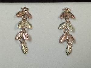 14 Karat Black Hills Gold Leaf Dangle Earrings With Box 1.5 Grams #1112