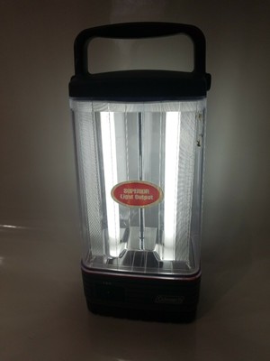 COLEMAN TWIN FLUORESCENT TUBE AREA LIGHT/CAMPING LANTERN Supervisor