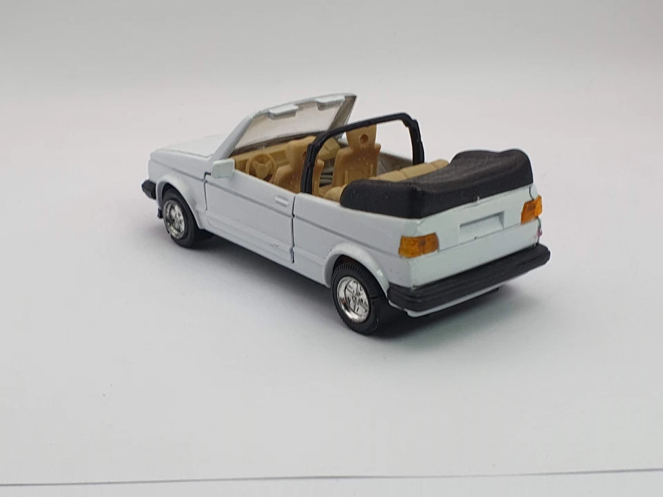 Volkswagen Golf Cabriolet Welly 1/35 Bianco - Immagine 2 di 4