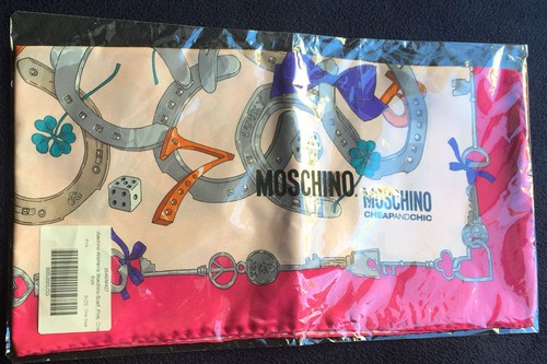 NWT Authentic MOSCHINO Moschino Lucky Silk Scarf, Pink MSRP $375 - 第 4/5 張圖片