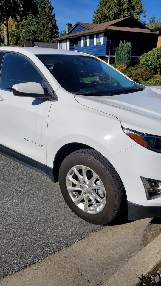 Chevrolet: Equinox - Image 2 of 4