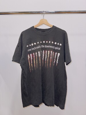 Nine Inch Nails download spiral Tシャツ