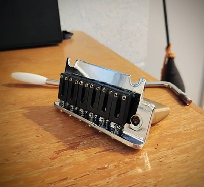 2-point Tremolo Guitar Bridge Graph Tech Saddles Brass Block