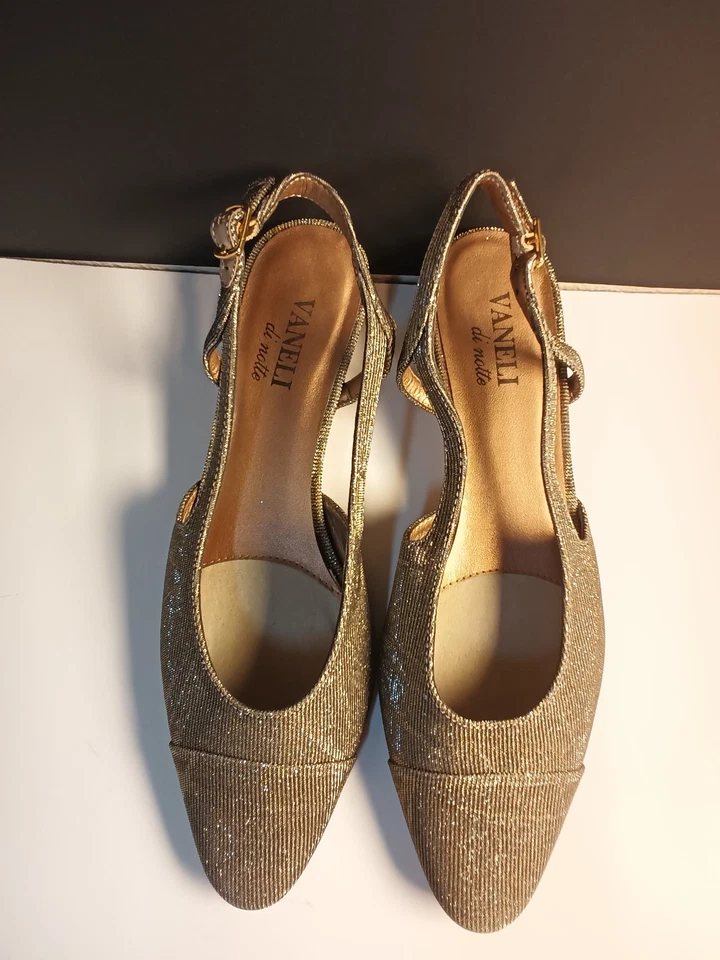 NUEVO CON CAJA, VANELI di NOTTE, MUJER CUERO PLATEADO, ZAPATOS PLANOS DE DISEÑO CON 7,5 Foto 2 de 4