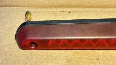 トラック行燈 94 to 97 Nissan Hardbody Truck 3rd Third Brake Light W/ Hardware