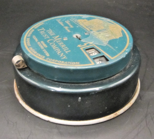 Vintage Add-O-Bank Coin Bank The Merrill Trust Co. Serving Eastern Maine, No Key - 第 2/5 張圖片