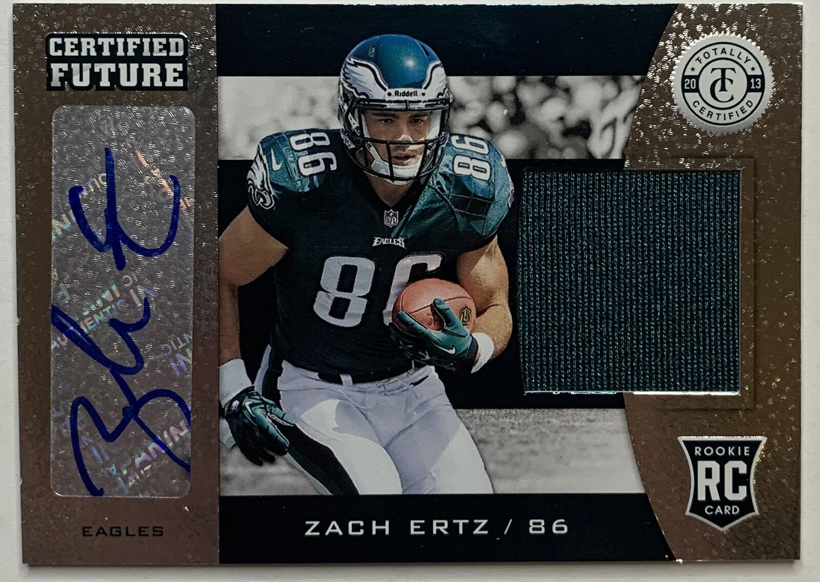 Zach Ertz Panini Totally Certified Future Signature Material #40 Base