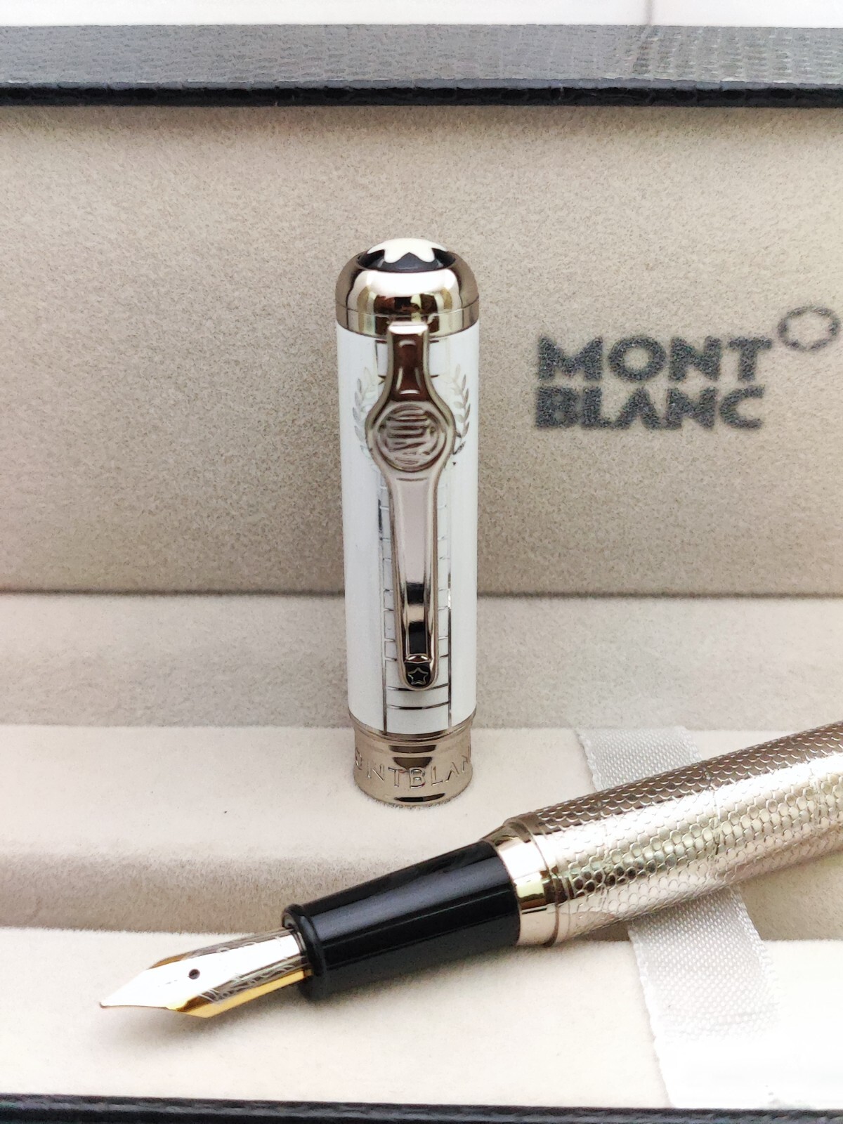 Premium Montblanc Great Characters Mohammad Ali Fountain Pen - Free Shipping