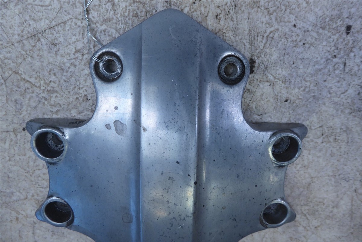 1984 Kawasaki ZN1100 LTD K644) front top fender mount bracket fork