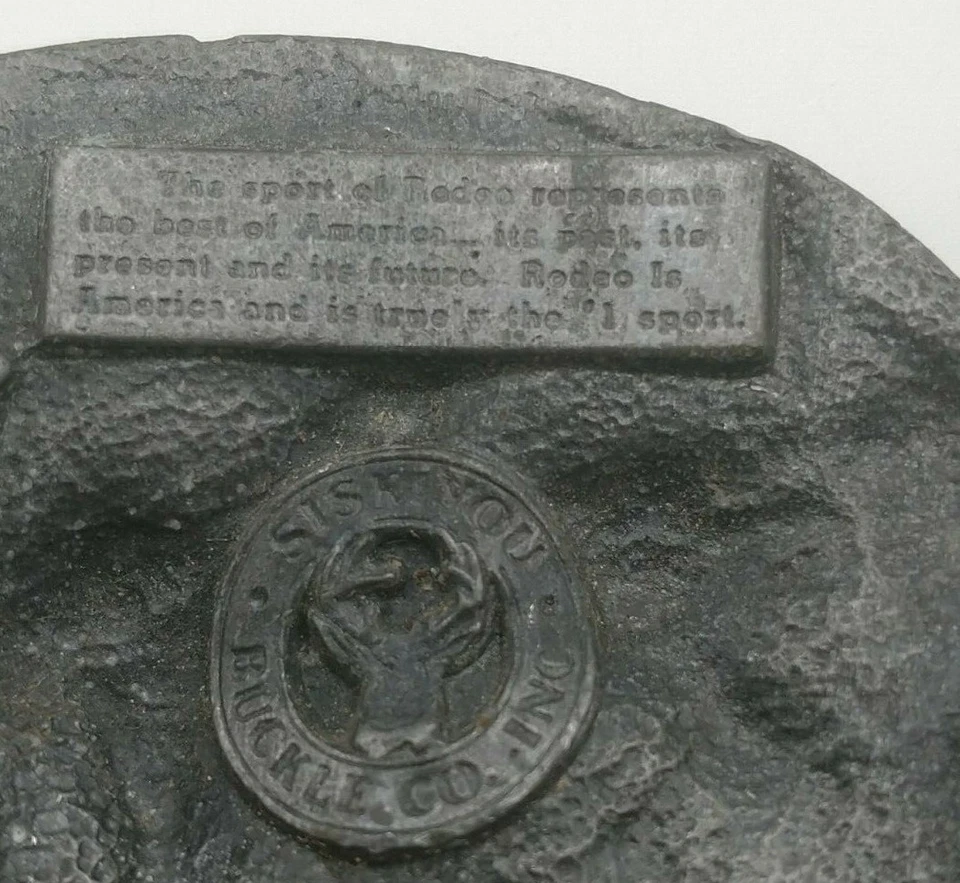 Fivela de cinto de estanho Siskiyou Buckle Co Rodeo 1983 feita nos EUA - Imagem 4 de 4