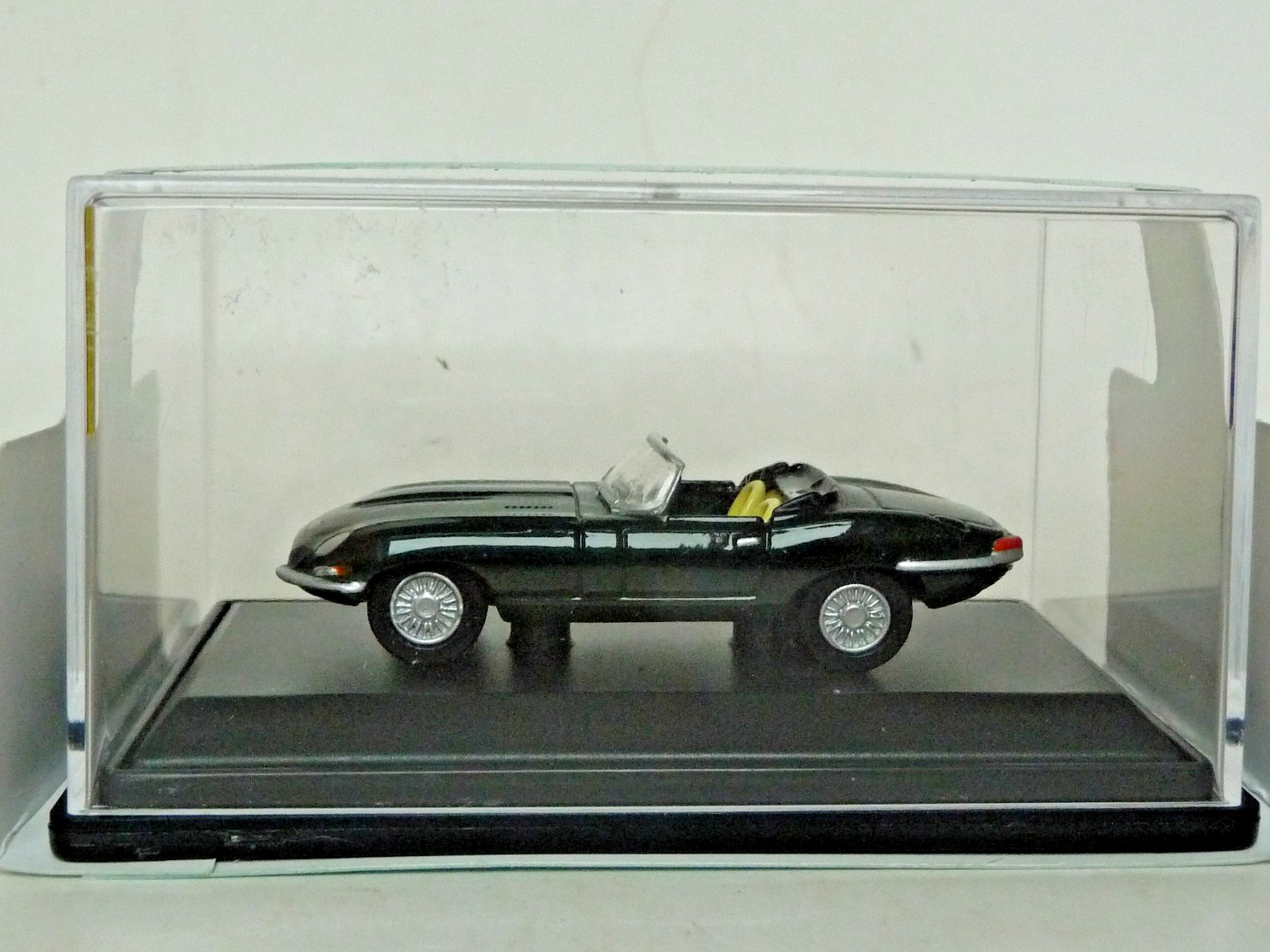 Oxford Diecast 76ETYP001 Jaguar E Type  car British Racing Green