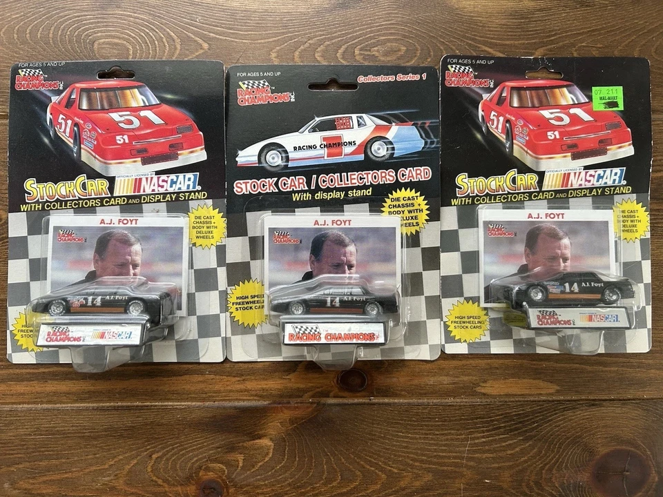 Michael Waltrip A.J. Coches Foyt and Derrike Cope Racing Champions 1:64 Foto 3 de 4