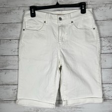 Levi's Bermuda White Denim Jean Shorts Women's 27 Medium Rise NEW