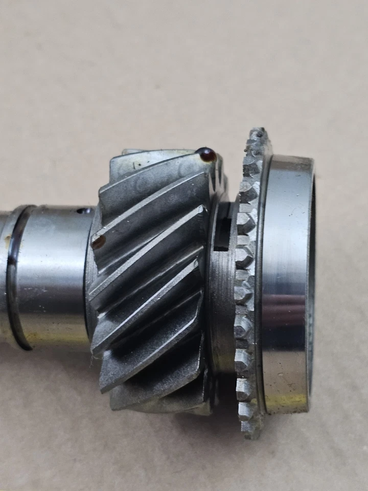 NEW GM CHEVY SAGINAW 3 & 4 SPEED 3 LINE 16 TOOTH INPUT GEAR - Image 2 of 4