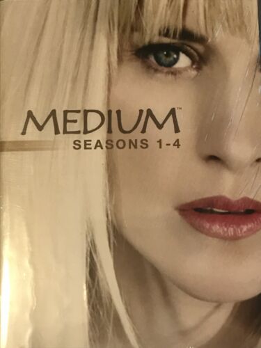 Set DVD Medium Seasons 1-4 Patricia Arquette NUOVO SIGILLATO SPEDIZIONE GRATUITA! - Foto 1 di 4