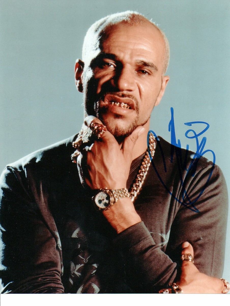 GOLDIE JAMES BOND AUTHENTIC AUTOGRAPH MR.BULLION IN THE WORLD IS