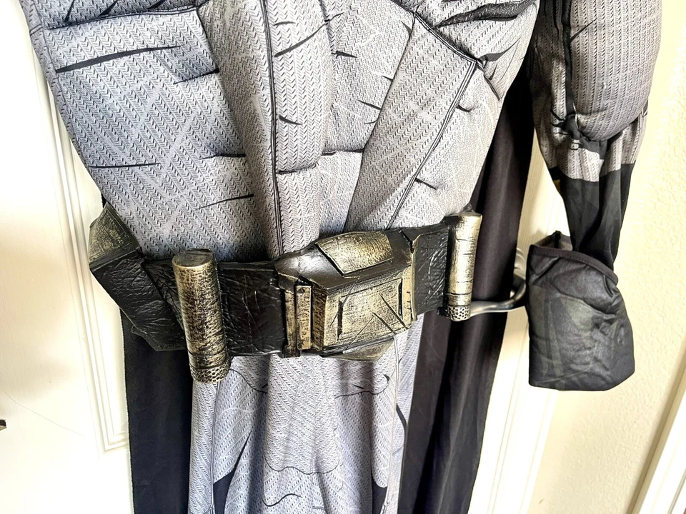 Rubie’s Boys Muscle Chest Batman Costume, Cape & 3D Belt Child Size Large - Image 2 of 4