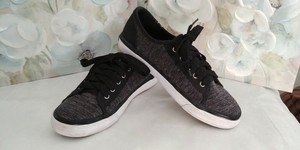 girls black keds