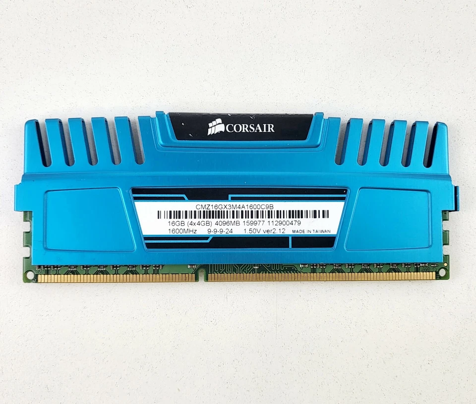 16GB Kit CORSAIR VENGEANCE Gaming Desktop Memory ( 4GB x4 ) DDR3-1600 PC3-12800U - Image 3 of 3