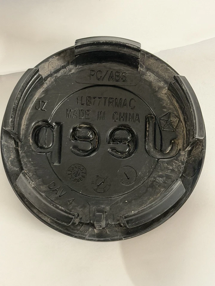 JUEGO DE TAPAS CENTRALES DE RUEDA JEEP WRANGLER GRAND CHEROKEE OEM NEGRO BRILLANTE 1LB77TRMAC Foto 2 de 2