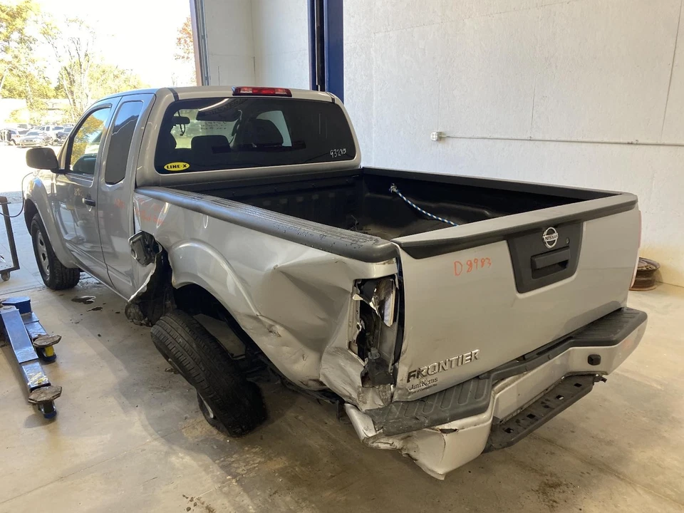Used Front Left Seat Belt Front fits: 2019 Nissan Frontier bucket driver retract Foto 4 de 4