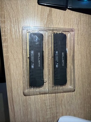 Crucial Ballistix DDR4-3200 16 GB (2 x 8 GB) Desktop Gaming Speicher Kit -...
