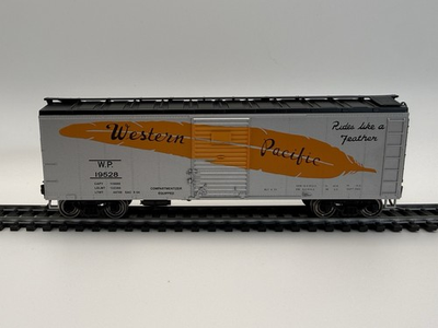 #ad HO Bowser Western Pacific 40′ Boxcar WP 19528 – Feather Scheme Metal Wheels $27.95