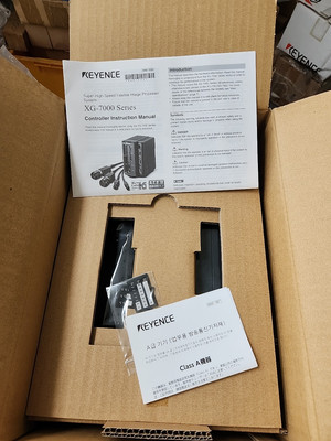 New KEYENCE XG-7501 MULTI CAMERA IMAGING SYSTEM/CONTROLLER FedEx Shipping