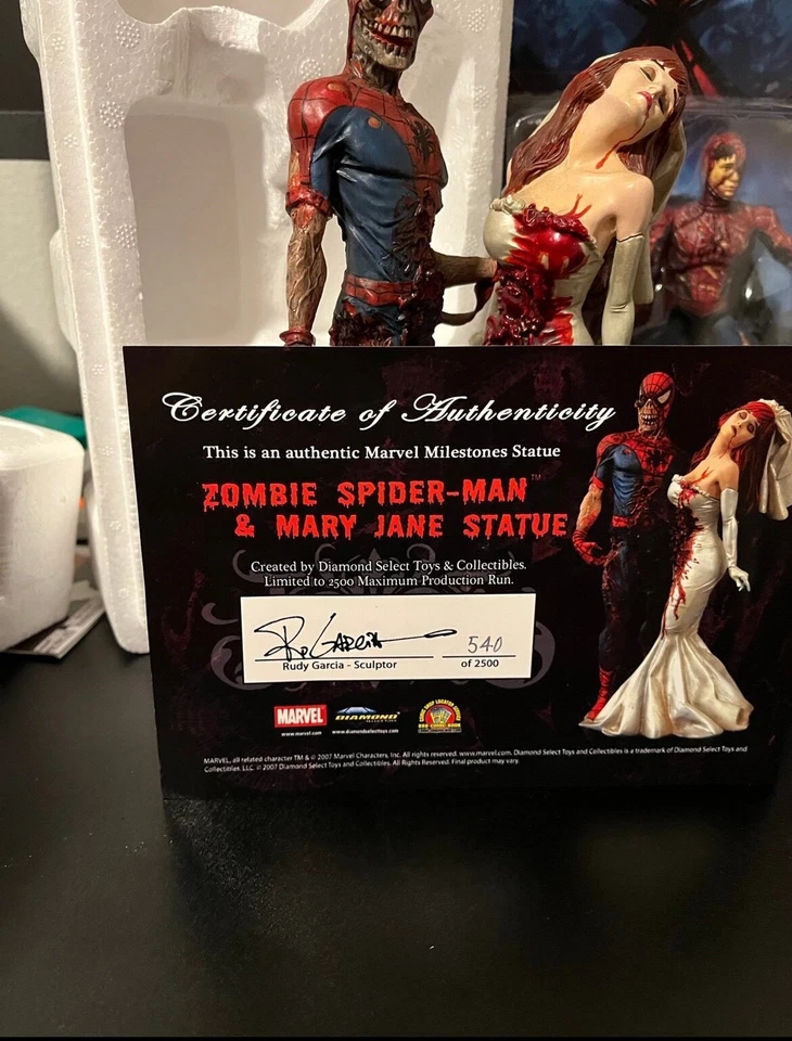 MARVEL MILESTONES ZOMBIE SPIDER-MAN & MARY JANE WEDDING STATUE #540 Box And COD - Image 2 of 4