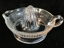 Vintage Clear Ribbed Glass Juicer/Reamer w/Spout & Looped Handle