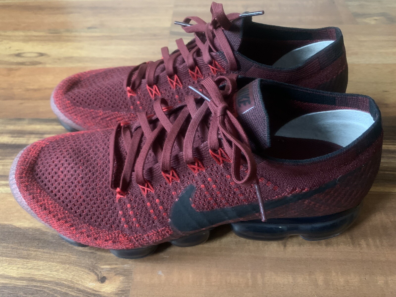 vapormax dark red