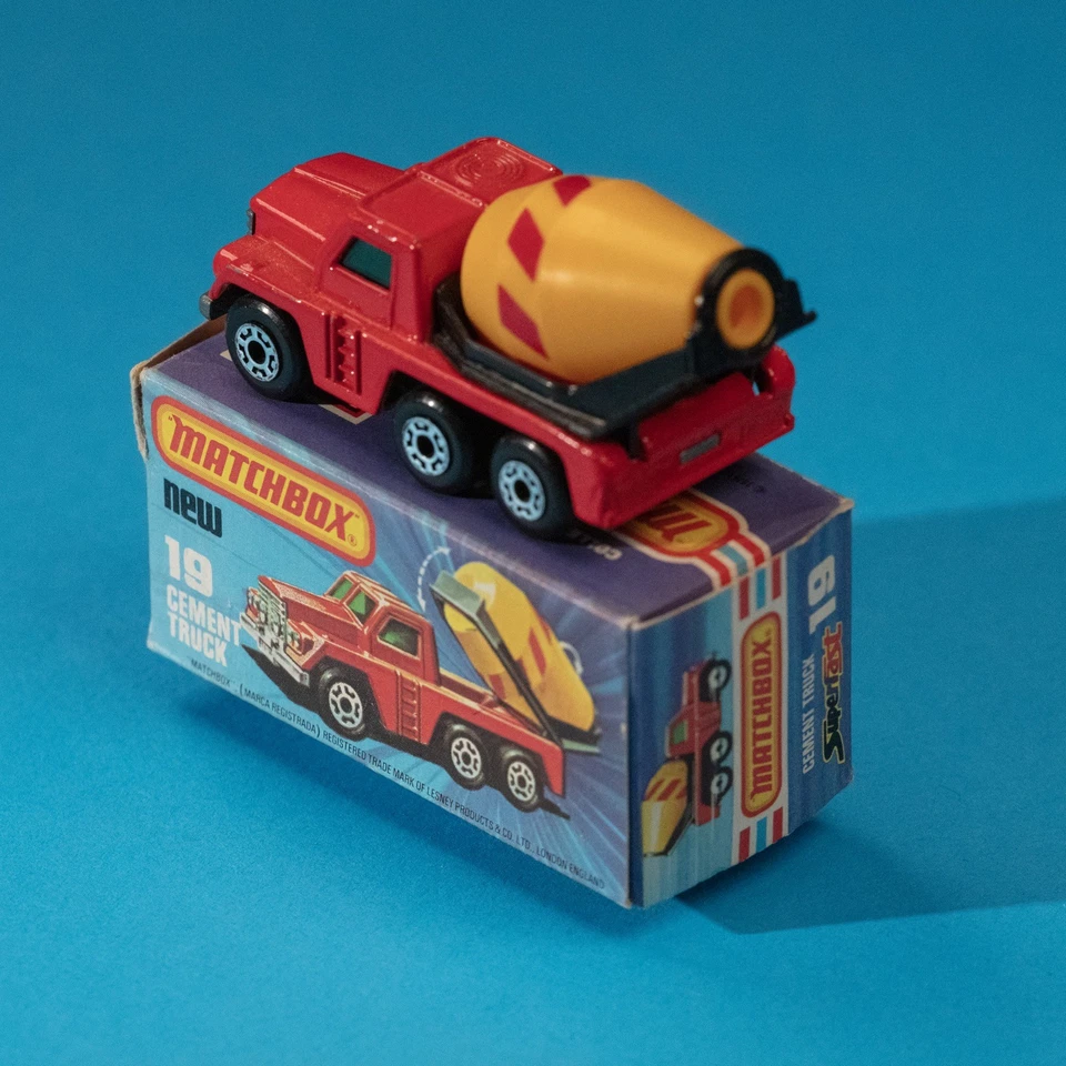 Matchbox Superfast / MB 19 C1 Cement Truck / 1976 MIB / Near Mint / Clean Box - Image 3 of 4