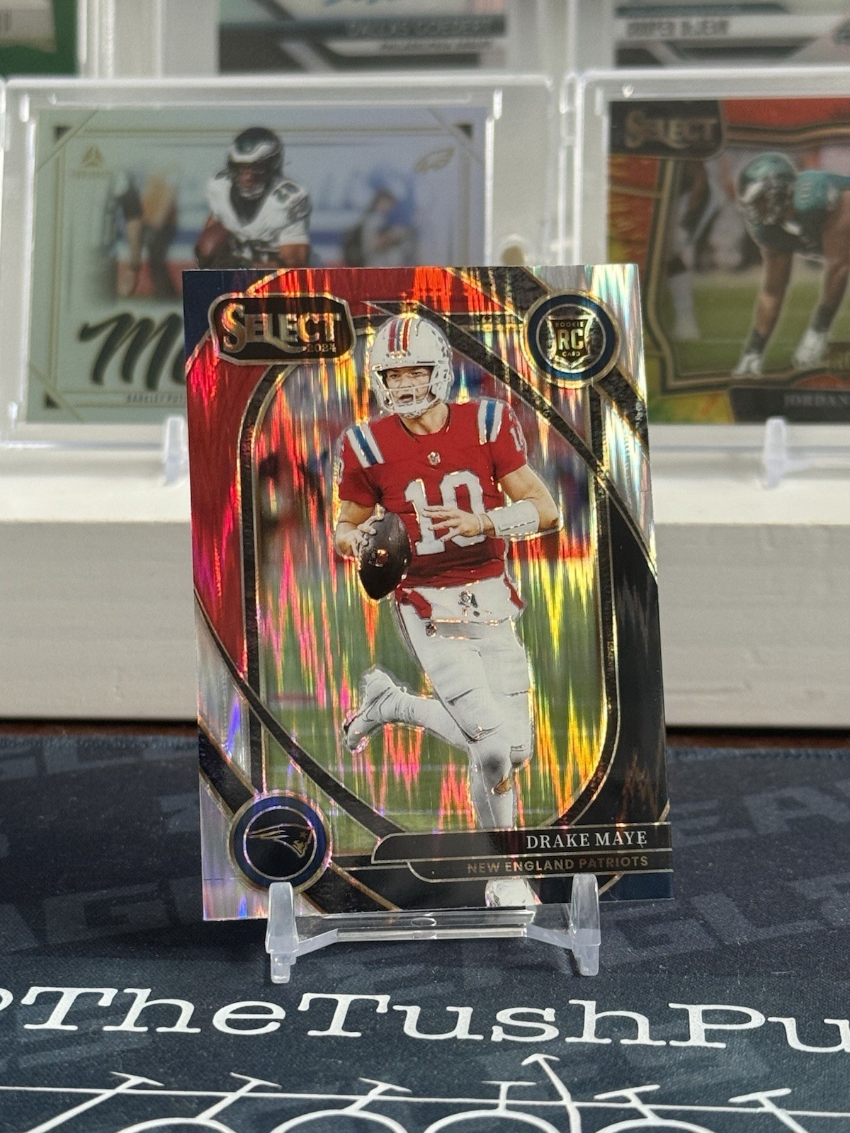 2024 Panini Select - Club Level Drake Maye #218 Black & Red Shock Prizm (RC)