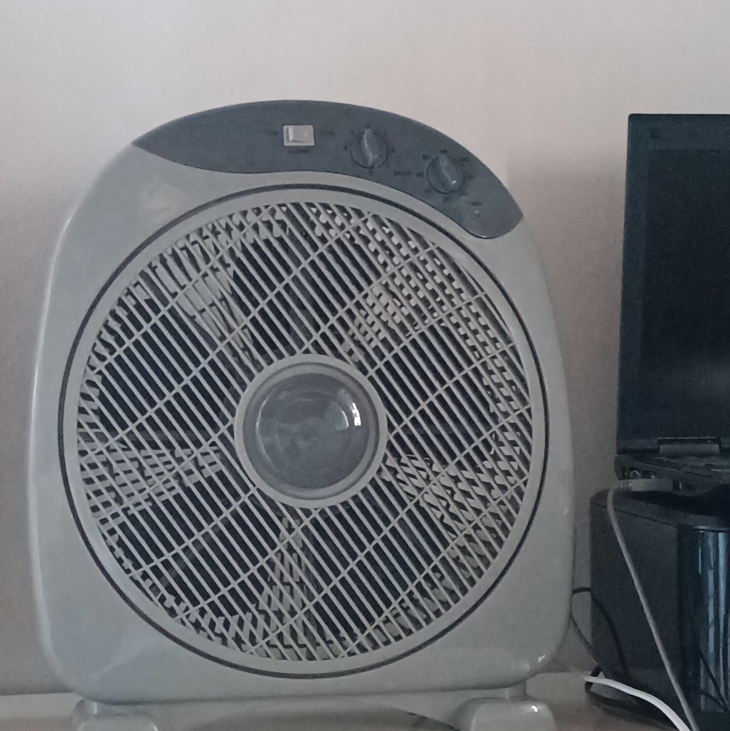 Ventilatore da tavolo portatile, plastica grigio, ideale per casa e ufficio