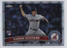 2011 Topps Chrome Refractor Vinnie Pestano #201 0y59