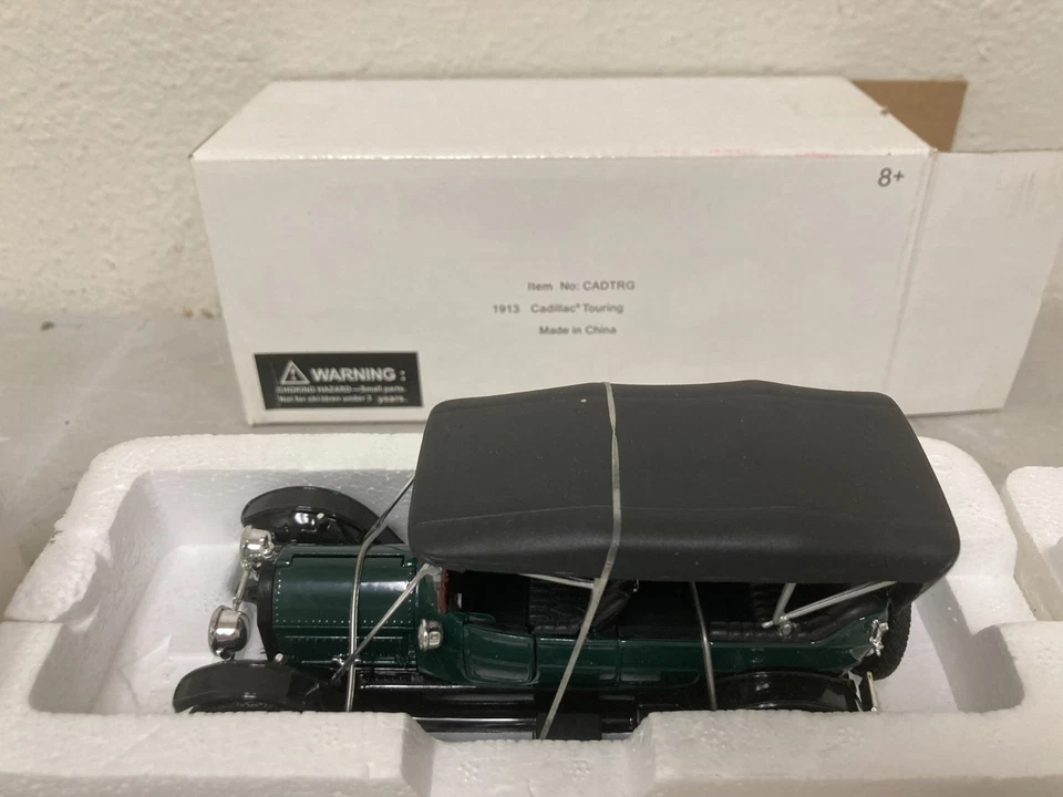 Lot of 3 Cadillac Diecast Cars 1913 Touring 1903 Runabout 1938 Fleetwood 1940 Se - Image 2 of 4