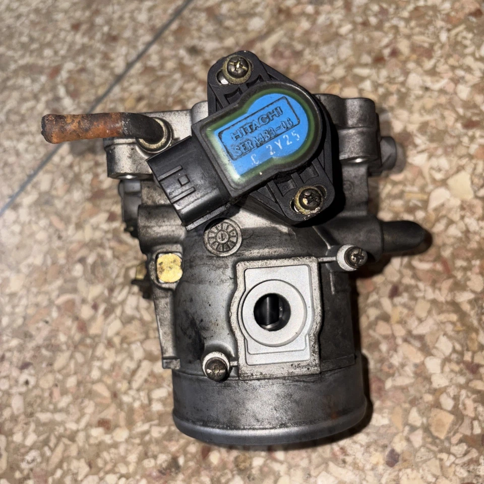 2003 SUZUKI AERIO INTAKE THROTTLE BODY & TPS SENSOR - Image 3 of 4