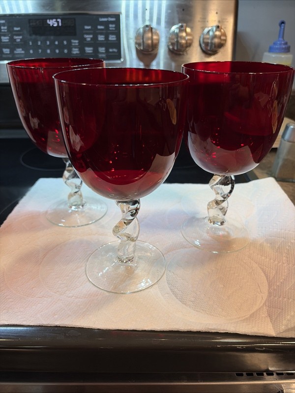 Large VTG 16 oz Red Goblet Clear Twisted Stem 7.5" Glass